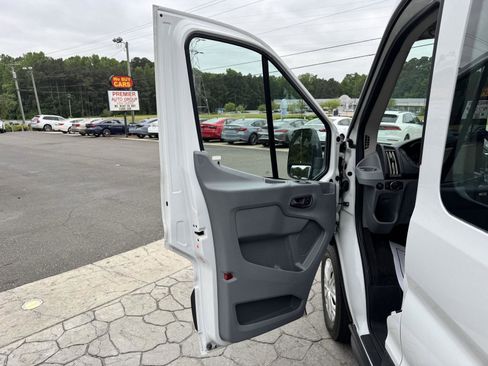 Used 2017 Ford Transit 350 XLT RWD image 5