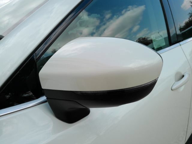 Used 2022 Nissan Pathfinder SL w/ SL Black Package FWD image 17