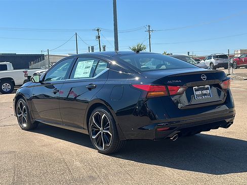 New 2025 Nissan Altima 2.5 SR w/ SR Premium Package image 6