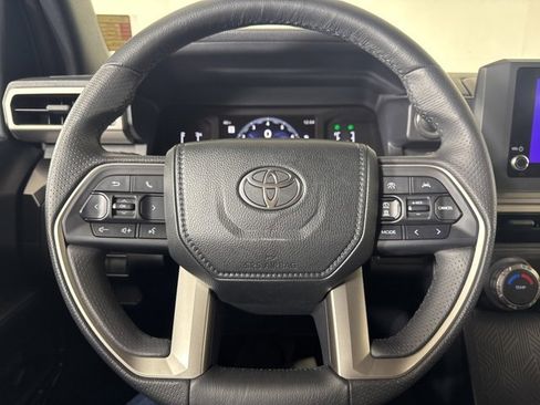 Used 2025 Toyota 4Runner SR5 image 19