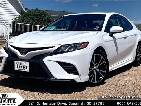 Used 2019 Toyota Camry SE FWD image 1