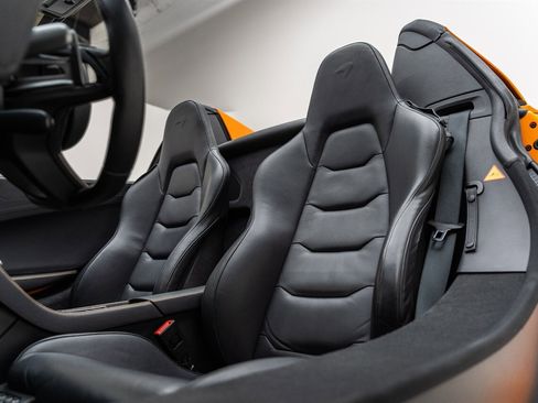 Used 2014 McLaren MP4-12C Spider RWD image 22