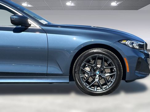 Used 2025 BMW 330i Sedan w/ Convenience Package image 32