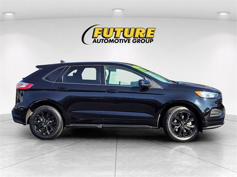 Used 2022 Ford Edge SE w/ Black Appearance Package image 6