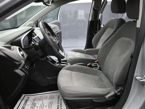 Used 2020 Chevrolet Sonic LT FWD image 9