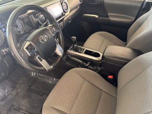 Used 2023 Toyota Tacoma SR5 w/ Black Out Package (TMS) image 10