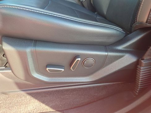 Used 2018 Ford F150 Raptor w/ Equipment Group 802A Luxury image 20