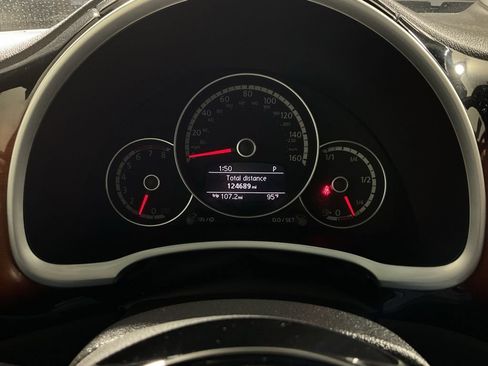 Used 2013 Volkswagen Beetle Turbo FWD image 24