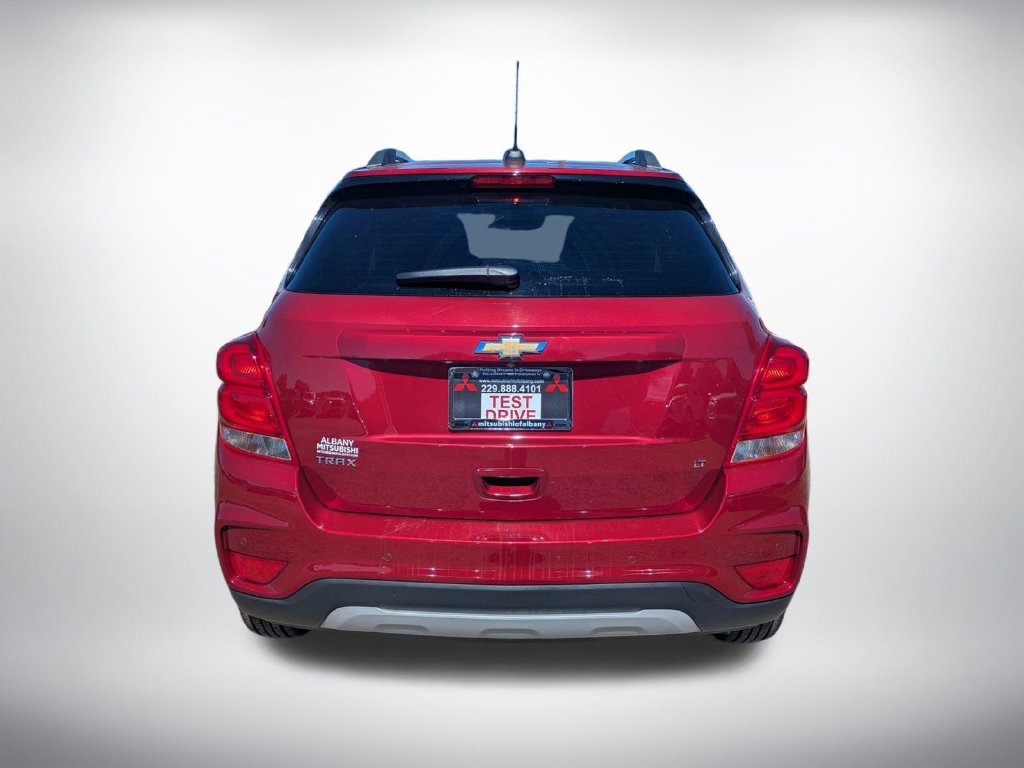 Used 2020 Chevrolet Trax LT w/ Driver Confidence Package FWD image 4
