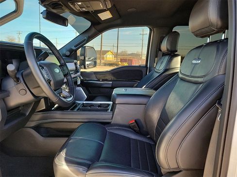 Used 2025 Ford F350 Platinum image 19
