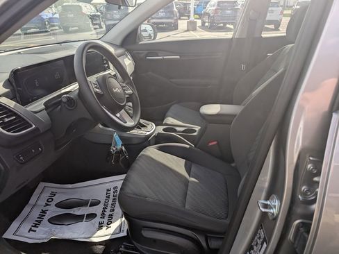 Used 2025 Kia Seltos LX AWD/4WD image 15