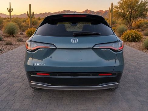 Used 2024 Honda HR-V EX-L image 8