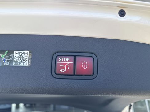 Certified 2026 Mercedes-Benz GLC 300 4MATIC image 10