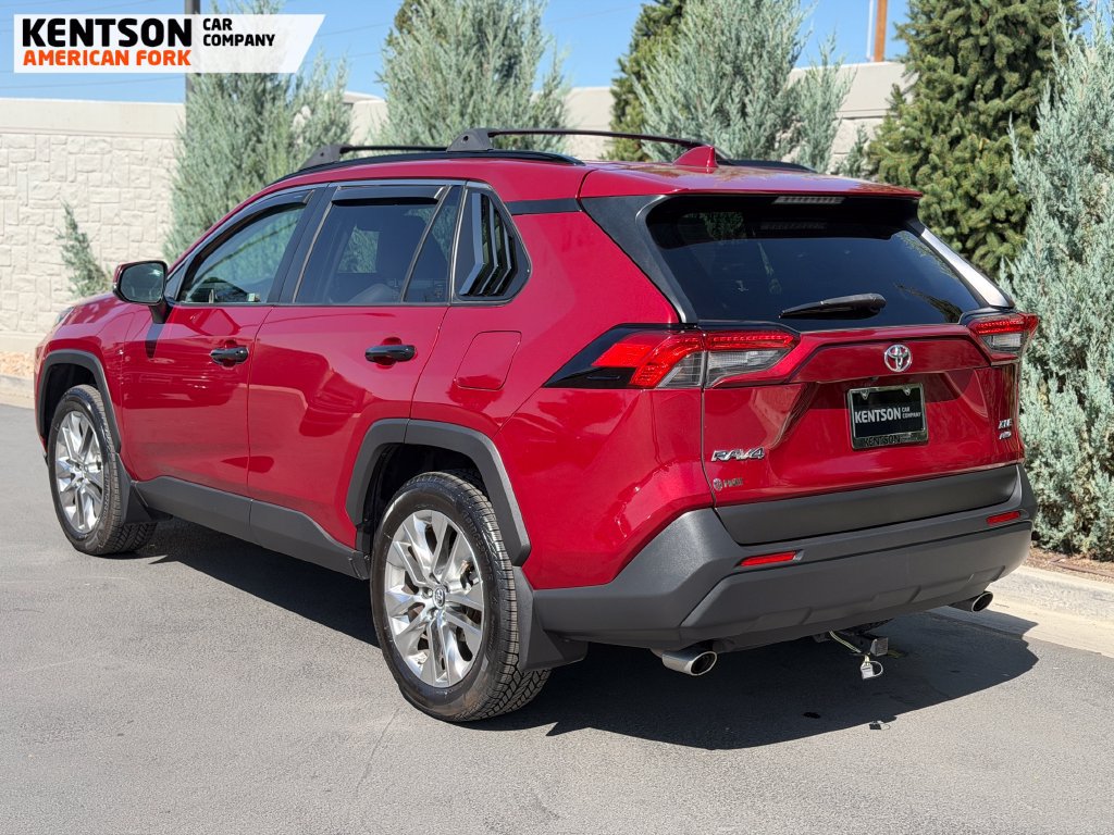 Used 2019 Toyota RAV4 XLE Premium w/ Cold Weather Package AWD/4WD image 5