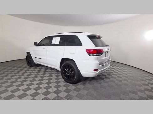 Used 2019 Jeep Grand Cherokee Altitude RWD image 42