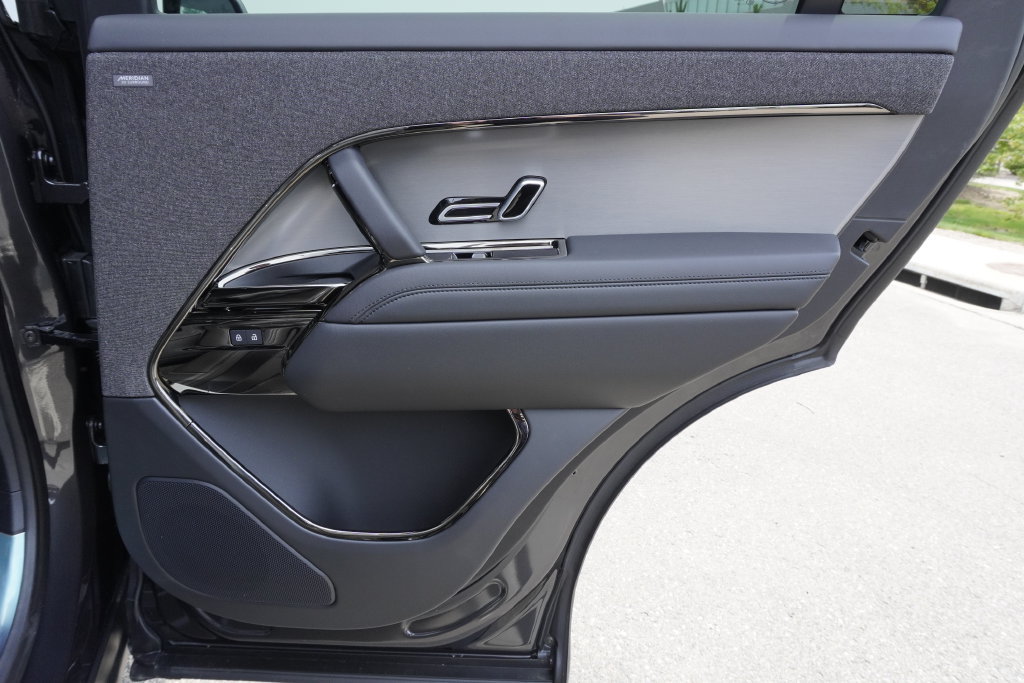 New 2026 Land Rover Range Rover Sport Dynamic SE AWD/4WD image 25