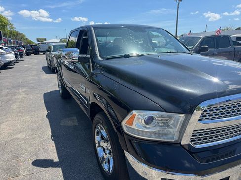 Used 2016 RAM 1500 Laramie w/ Convenience Group AWD/4WD image 3