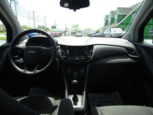 Used 2020 Chevrolet Trax LS w/ Tint and Cruise Package FWD image 13
