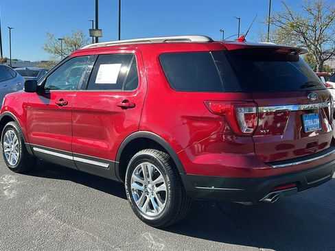 Used 2018 Ford Explorer XLT w/ Equipment Group 202A AWD/4WD image 7