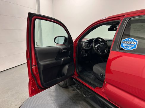 Used 2019 Toyota Tacoma TRD Sport image 20