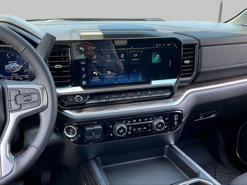 Used 2024 Chevrolet Silverado 2500 LT w/ Texas Edition AWD/4WD image 7