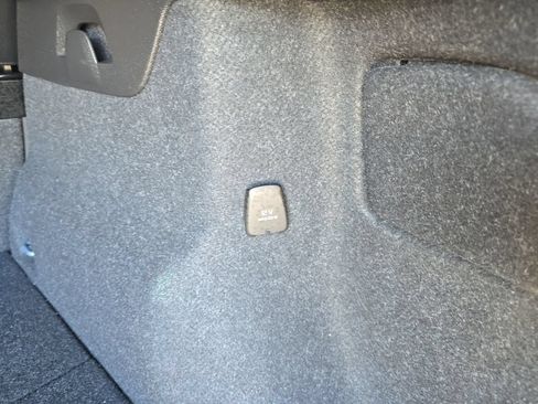 Used 2023 Volvo XC40 B4 Ultimate FWD image 15