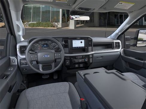 New 2025 Ford F250 XL w/ XL Chrome Package image 9