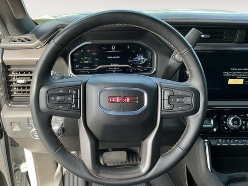 Used 2024 GMC Sierra 2500 AT4 AWD/4WD image 12