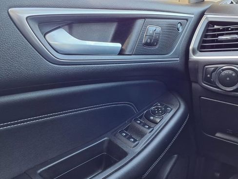 Used 2024 Ford Edge Titanium AWD/4WD image 19