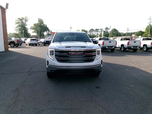 Used 2024 GMC Sierra 1500 SLT image 3