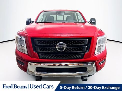 Used 2022 Nissan Titan SV w/ SV Convenience Package AWD/4WD image 2