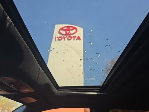 Used 2016 Toyota Tacoma TRD Off-Road w/ Premium & Technology Package image 30