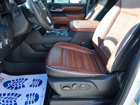 Used 2025 GMC Sierra 3500 Denali Ultimate image 13