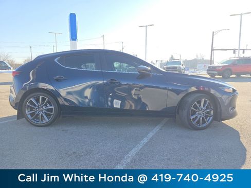 Used 2023 MAZDA MAZDA3 s image 19