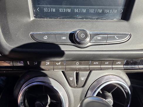 Used 2017 Chevrolet Camaro LT image 18