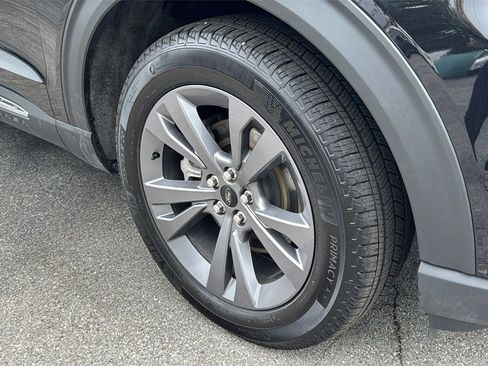 New 2025 Ford Explorer Active w/ Active Comfort Package image 17