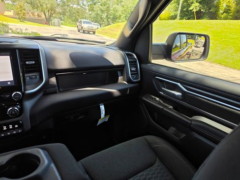 Used 2025 RAM 1500 Big Horn RWD image 17