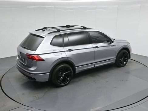 Used 2023 Volkswagen Tiguan SE R-Line FWD image 38