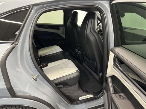 Certified 2025 Porsche Cayenne Coupe image 40