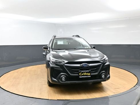 Used 2023 Subaru Outback Premium AWD/4WD image 3