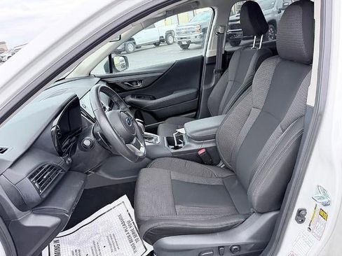 Used 2025 Subaru Outback Premium AWD/4WD image 5