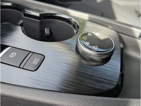 New 2026 Nissan Rogue S image 23