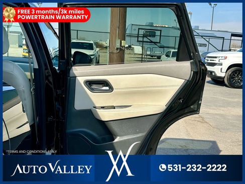 Used 2023 Nissan Rogue SL image 25