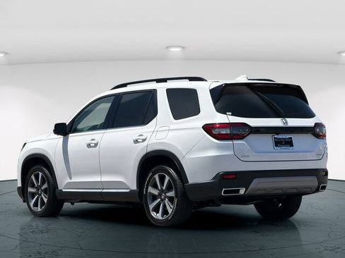 Used 2025 Honda Pilot Elite image 5