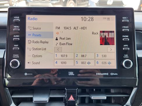 Used 2022 Toyota Camry XLE w/ Navigation Package FWD image 11
