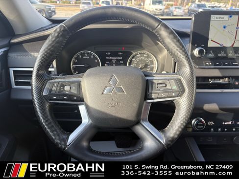 Used 2022 Mitsubishi Outlander SE image 24