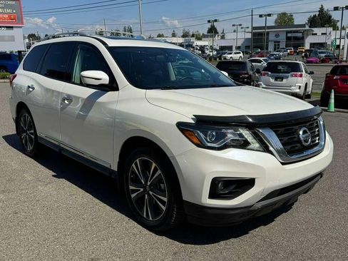 Used 2017 Nissan Pathfinder Platinum AWD/4WD image 11