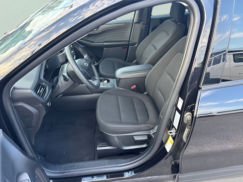 Used 2025 Ford Escape Active FWD image 9