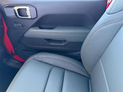 New 2025 Jeep Gladiator Mojave image 27