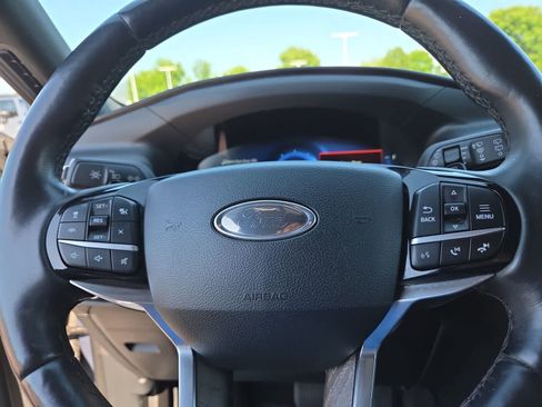 Used 2021 Ford Explorer Platinum w/ Equipment Group 601A AWD/4WD image 23